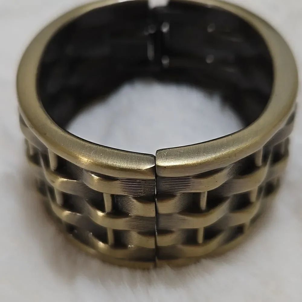 Retro Cuff Bracelet - Picture 5 of 6